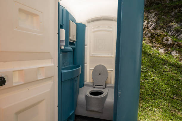 Affordable portable toilet rental in Islandia, NY